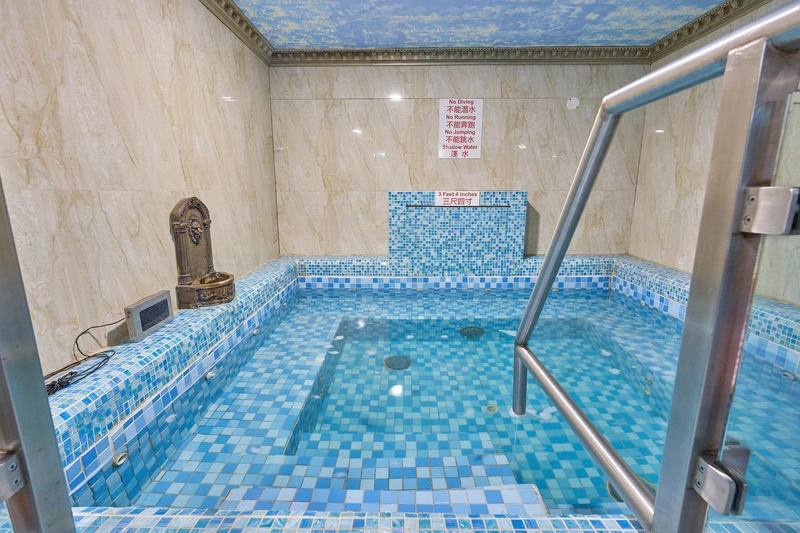 Mosaic-tiled soaking pool